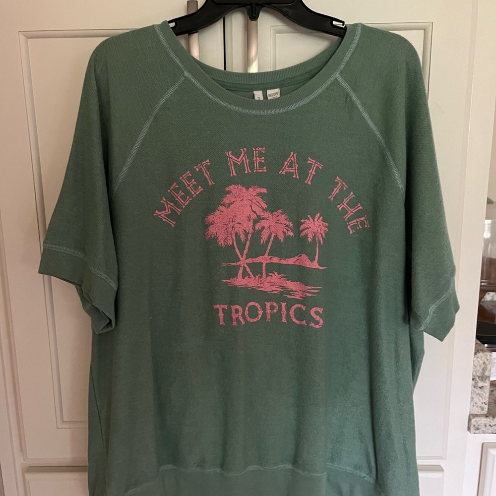 Meet Me at the Tropics Short Sleeve Jersey Top - Green with Pink Graphic